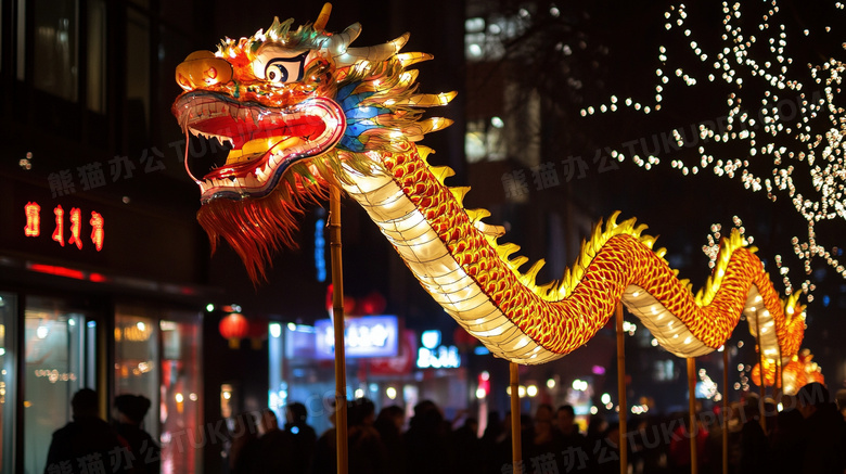 春节新年大街上舞龙图片