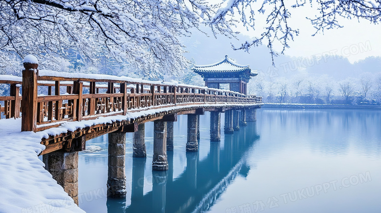 雪景下的古桥图片