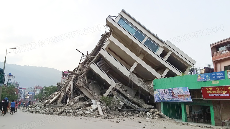 地震后倒塌的房屋遗址场景特写图片