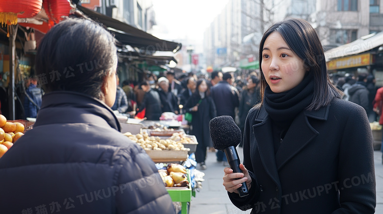 记者街头采访访谈访问女人图片