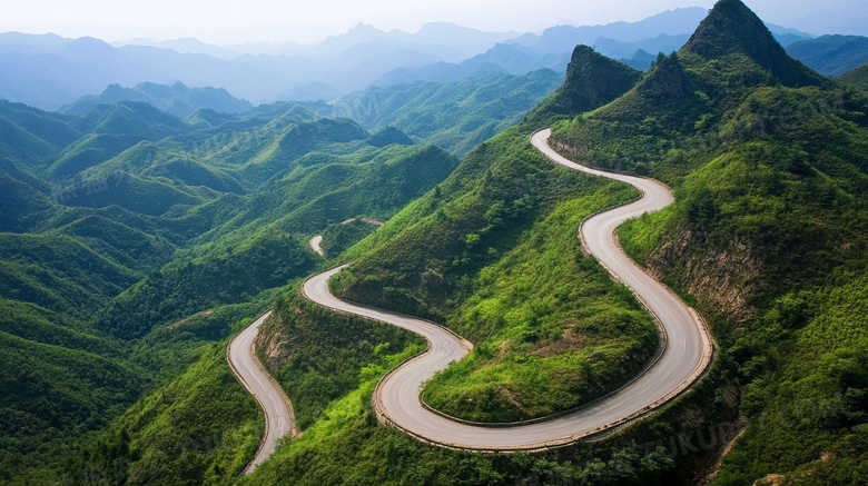 盘山公路路面图片