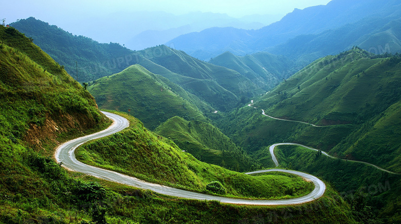 盘山公路路面图片