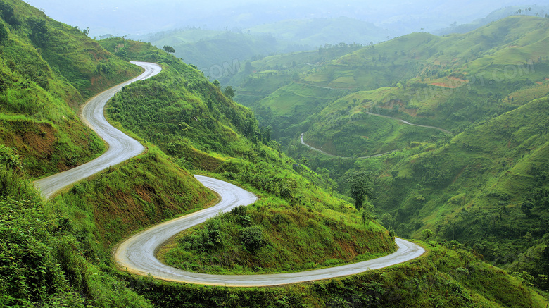 盘山公路路面图片