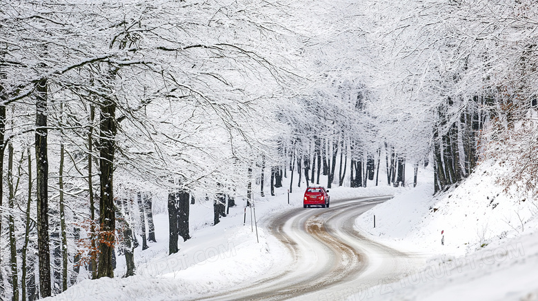 冬天冬季积雪结冰的道路图片