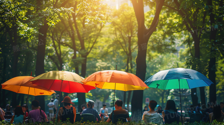 夏日公园的遮阳伞图片