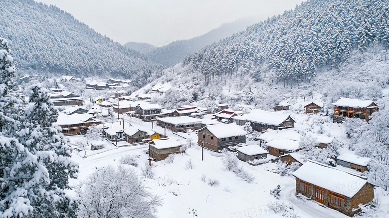 冬季雪景冰雪风光高山湖泊雪景图片