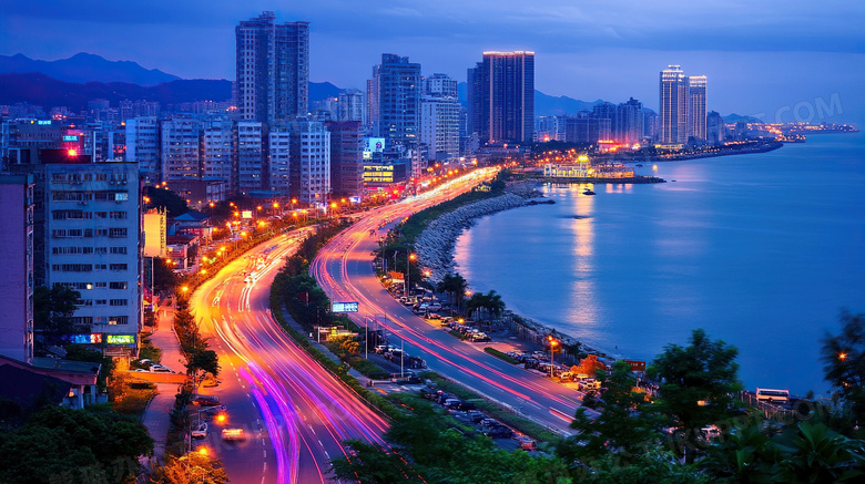 公路城市高楼夜景夜晚图片