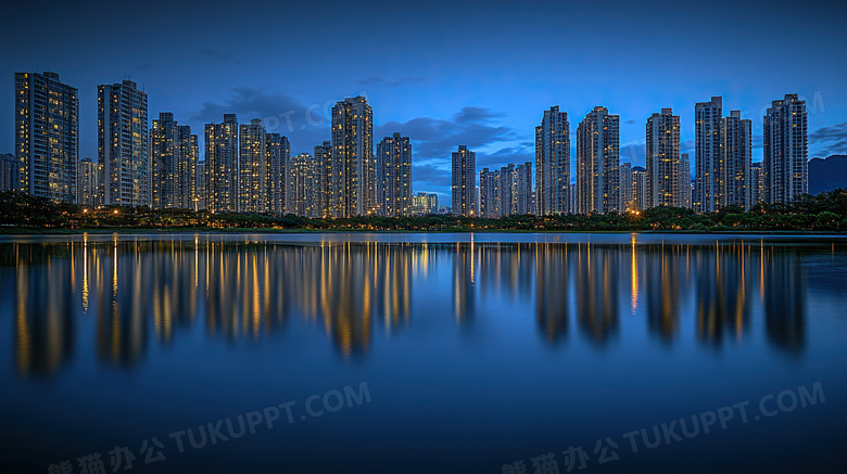 江边城市高楼夜景夜晚图片