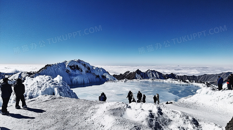 旅游胜地长白山天池雪景概念图片