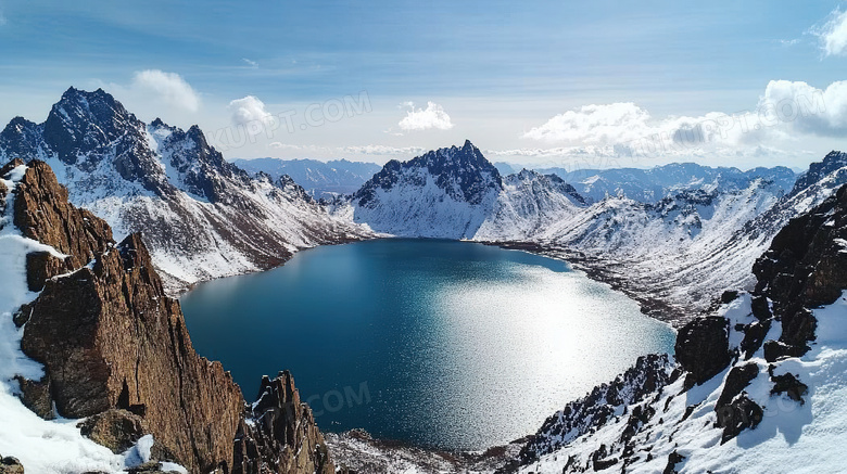 旅游胜地长白山天池雪景概念图片