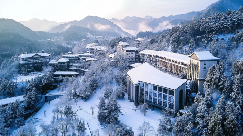 冬季旅游户外雪山场景图片