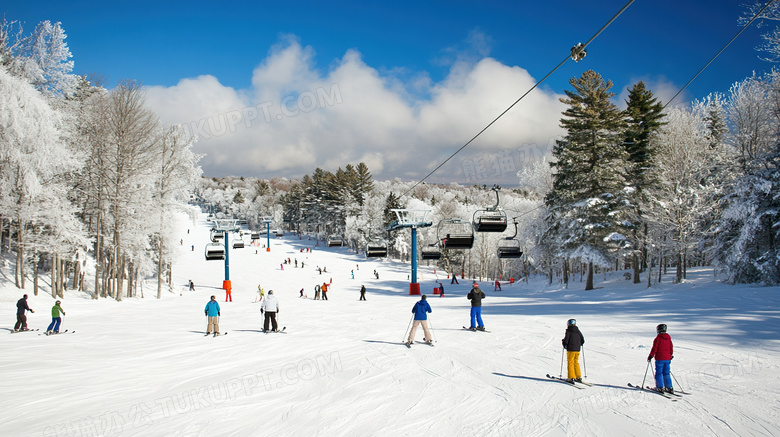 冬季旅游雪山滑雪场图片