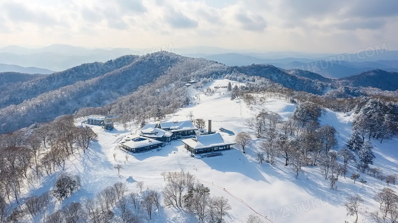 冬季户外旅游胜地雪山图片