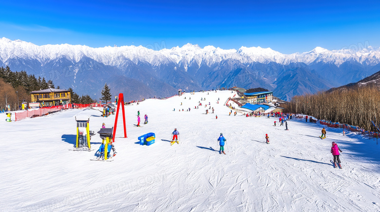 冬季户外旅游胜地雪山图片