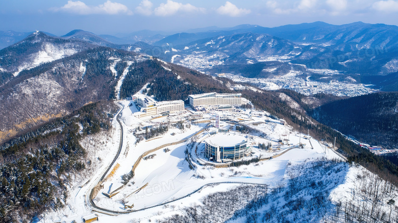 冬季户外旅游胜地雪山图片