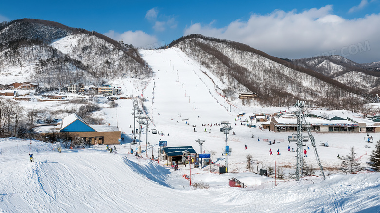 冬季户外旅游胜地雪山图片