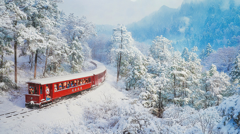 森林小火车冬季旅游风景图片