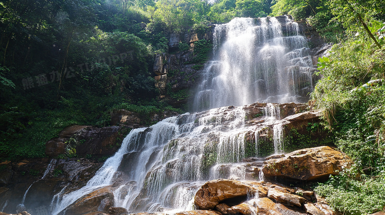 高山流水瀑布大自然风景图片