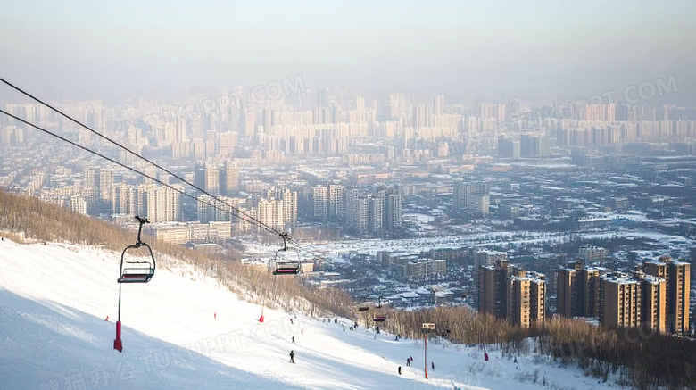 冬季旅游景点哈尔滨滑雪场图片