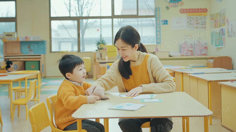 幼儿园内教师幼师与小朋友互动图片