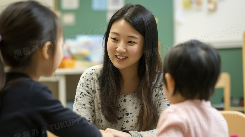 幼儿园内教师幼师与小朋友互动图片