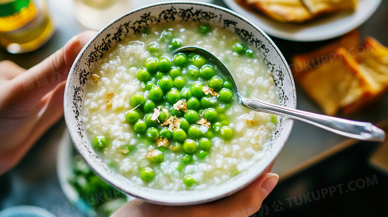 一碗中式粥豌豆粥豌豆稀饭图片