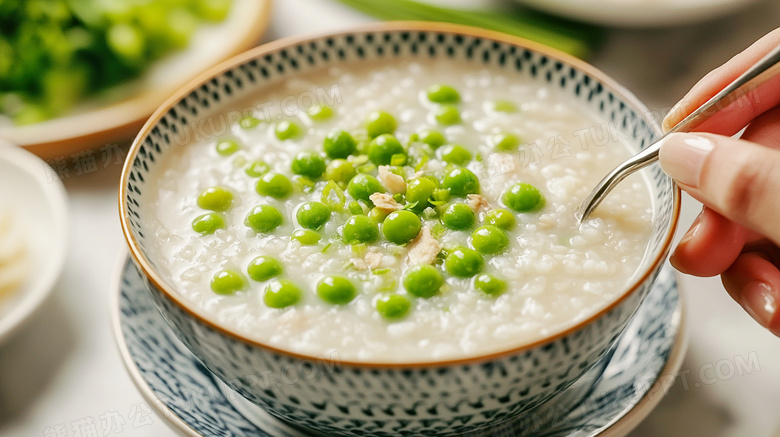 一碗中式粥豌豆粥豌豆稀饭图片