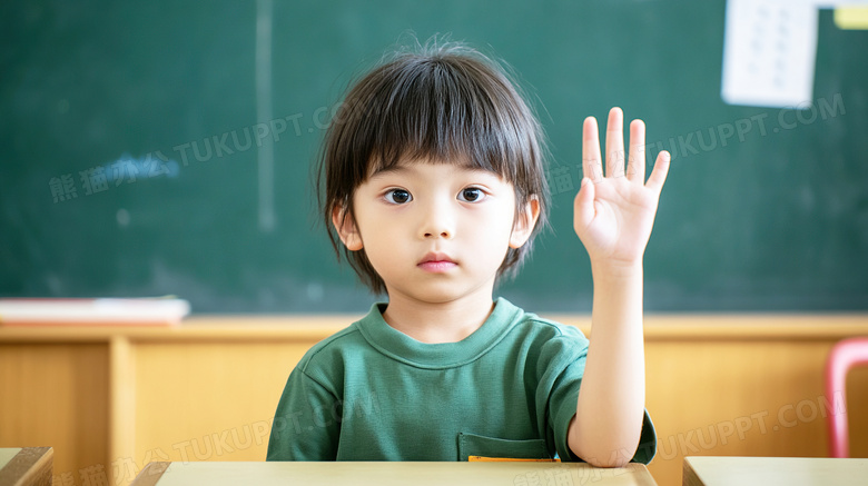 学生举手示意课堂举手回答问题图片