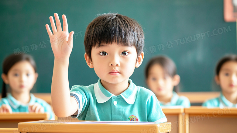 学生举手示意课堂举手回答问题图片