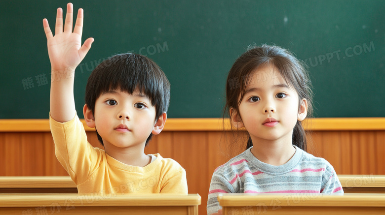 学生举手示意课堂举手回答问题图片