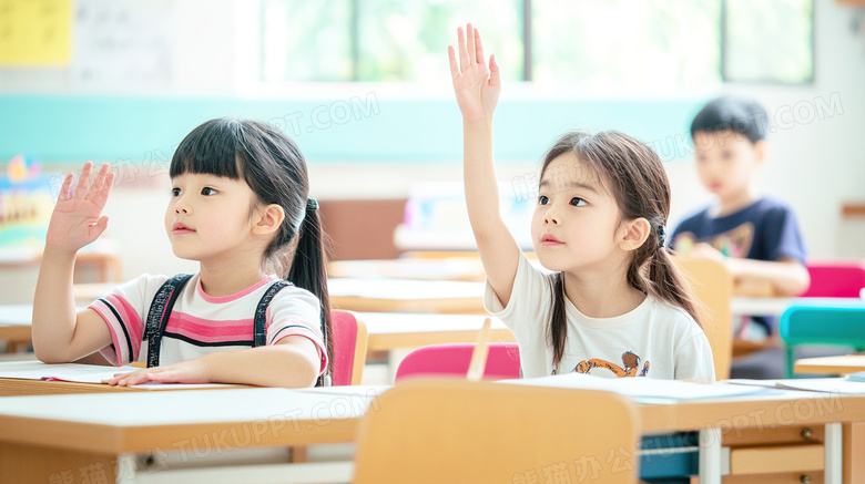 学生举手示意课堂举手回答问题图片