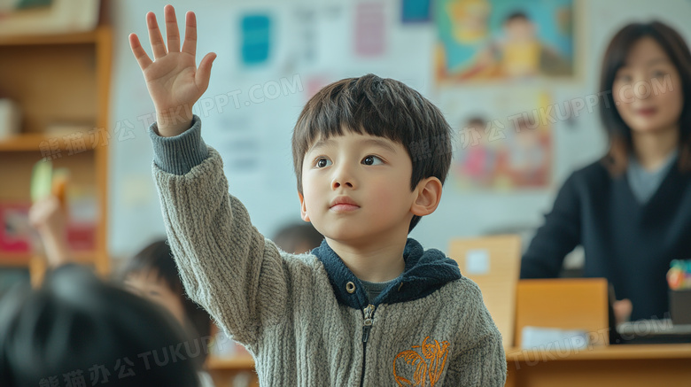 上课举手回答问题的男孩男生图片