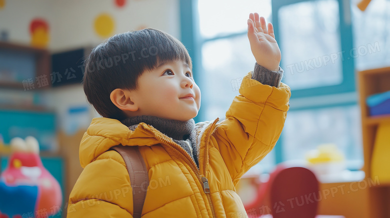 上课举手回答问题的男孩男生图片