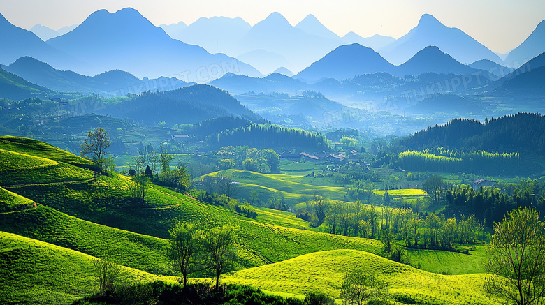 绿色丘陵起伏自然风景图片