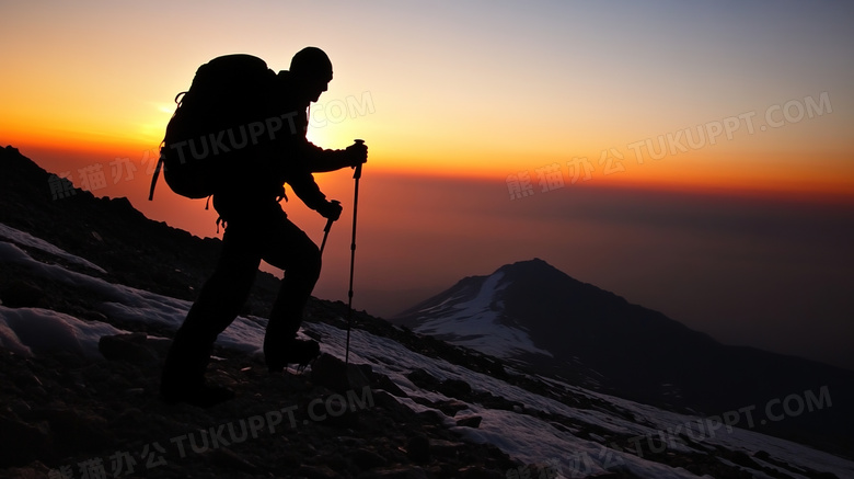 日出日落爬山登山人剪影图片