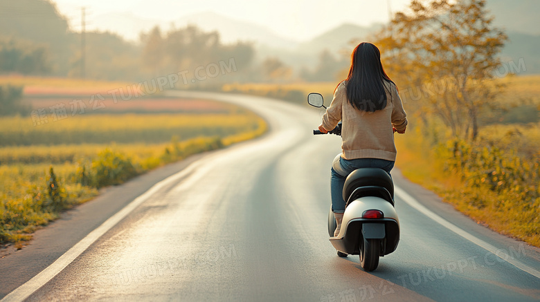 女子骑小电驴电瓶车图片