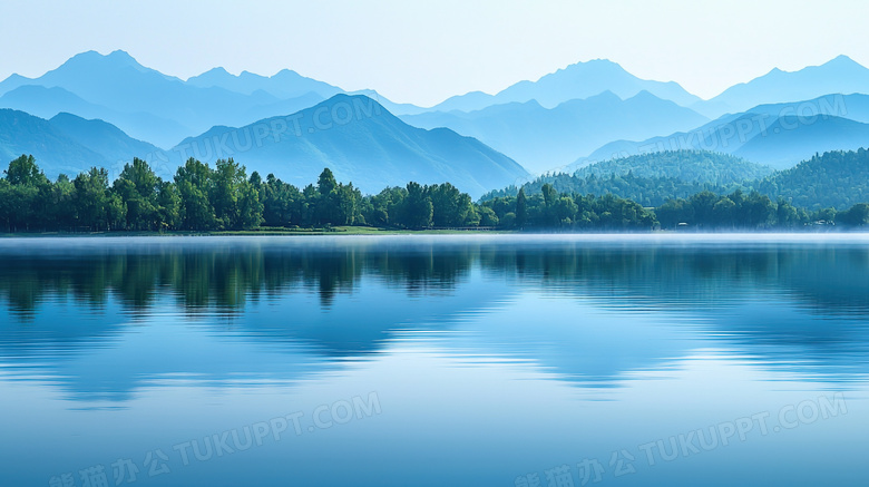 唯美蓝天白云湖面风景图片