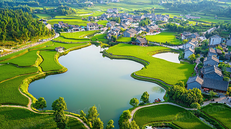 俯视乡村建筑风景图片