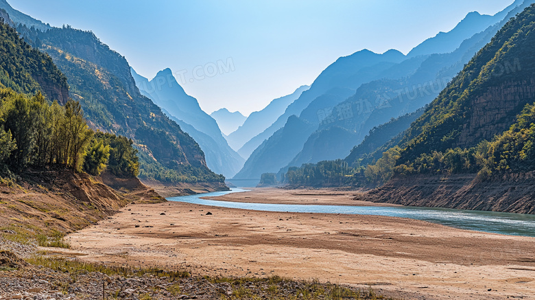 蔚蓝天空云层大自然山水景色图片