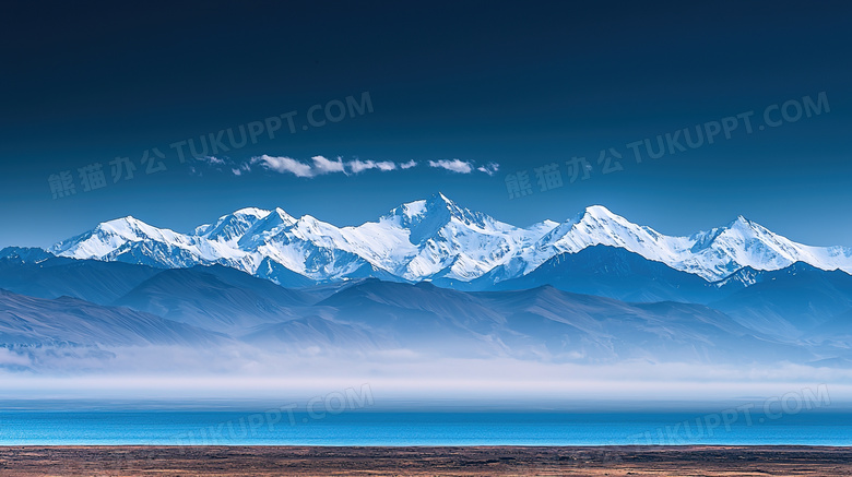 远处的白色高原雪山景色图片