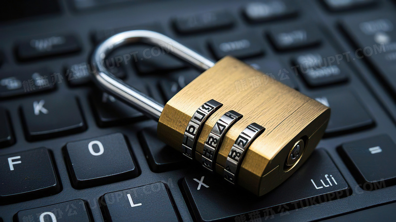 黑色键盘上的密码挂锁图片