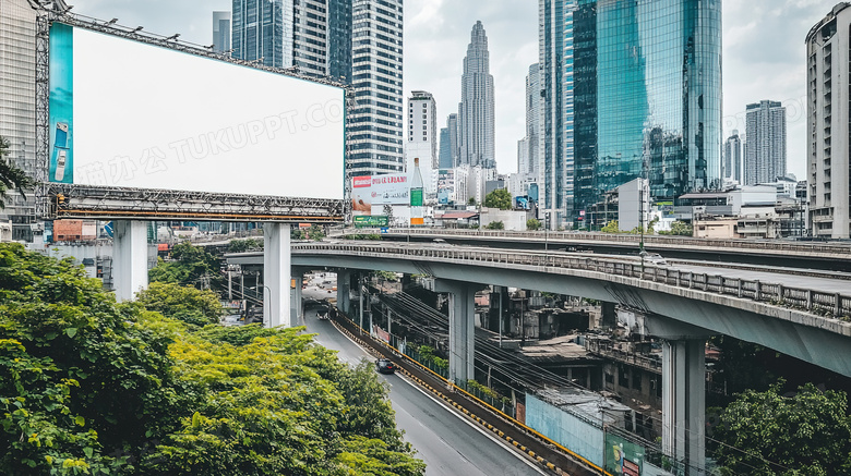 马路道路户外室外白色空白广告样机广告牌图片