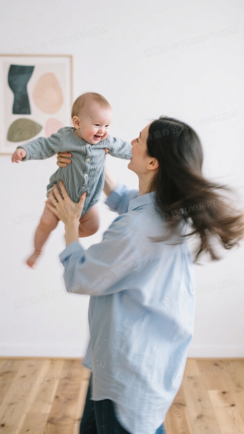 北欧风亲子互动画面极简白色背景前母亲穿雾蓝衬衫托举幼儿转圈