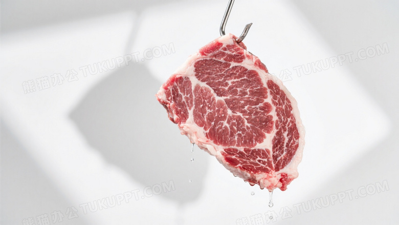 极简主义肉品摄影精修猪梅花肉悬挂于抛光金属钩