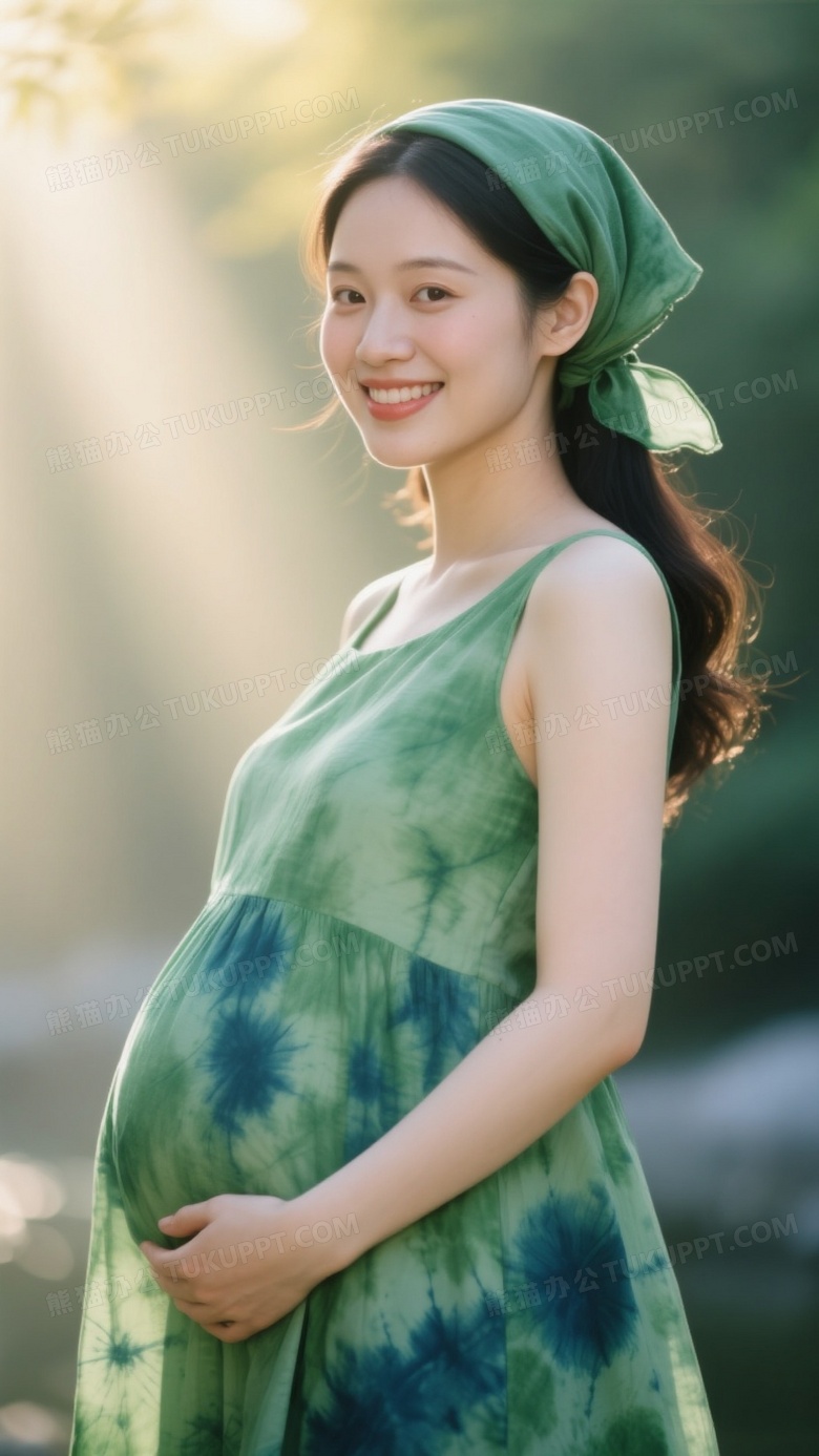中国孕妇女性绿色扎染裙