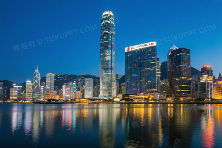 维多利亚港夜景低角度广角图片