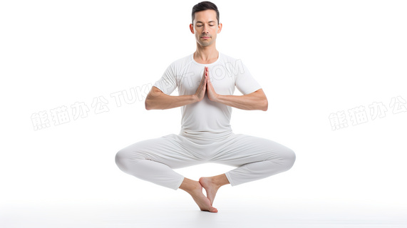 瑜伽老师做出舒展的瑜伽动作进行锻炼