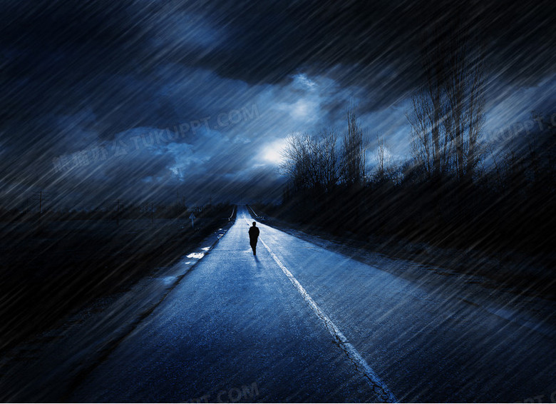 下雨天夜晚道路风景