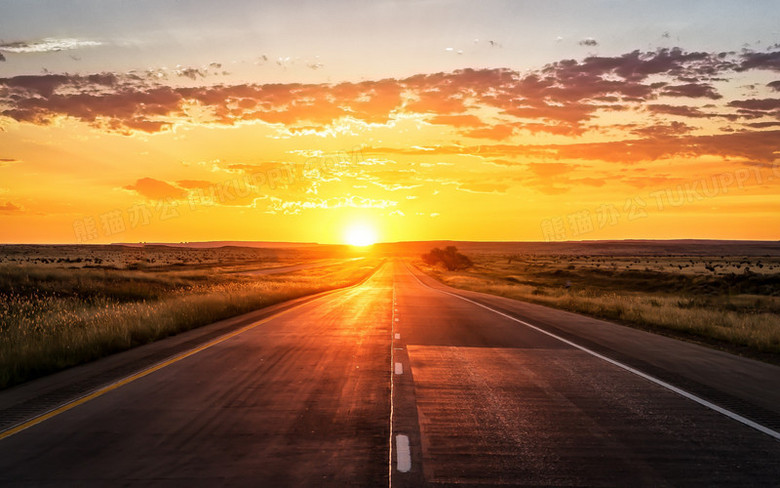 夕阳公路辽阔自由