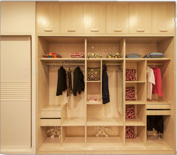 本作品内容为白色时尚衣柜,                                格式为